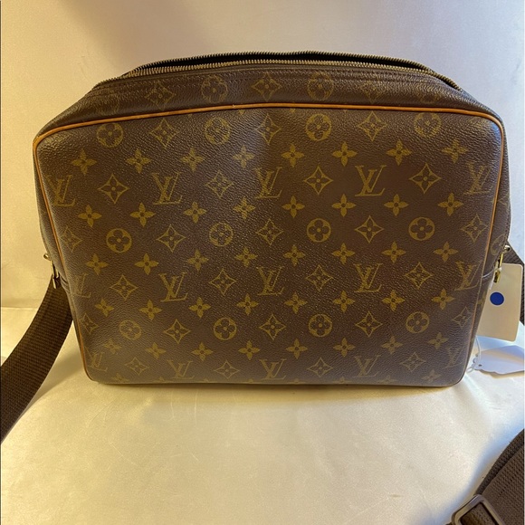 Louis Vuitton Messenger Bag - Picture 2 of 2